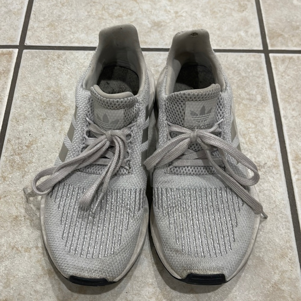 Adidas sneakers size 6